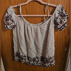 Xhilaration shirt size medium